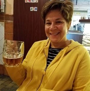 Meet your Posher, Debbie